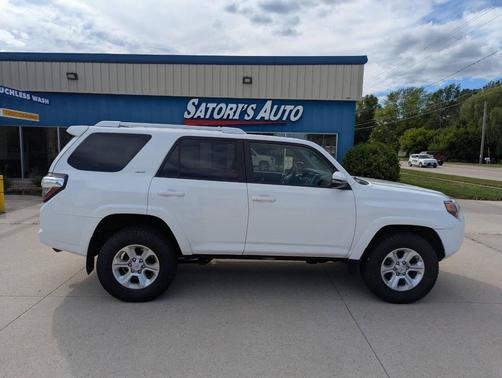 Super White 2018 Toyota 4Runner SR5 Premium
