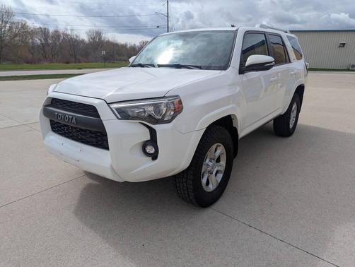 Super White 2018 Toyota 4Runner SR5 Premium