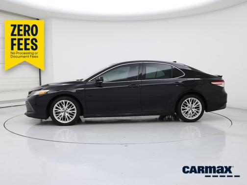 Black 2018 Toyota Camry Hybrid XLE