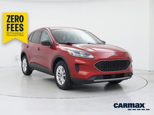 Red 2022 Ford Escape SE