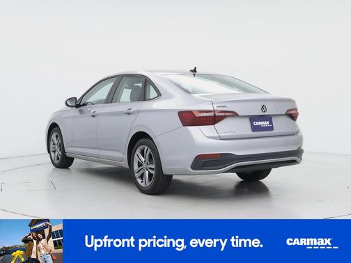 Gray 2022 Volkswagen Jetta SE