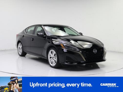 Black 2025 Nissan Altima SR