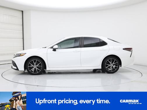 White 2021 Toyota Camry SE