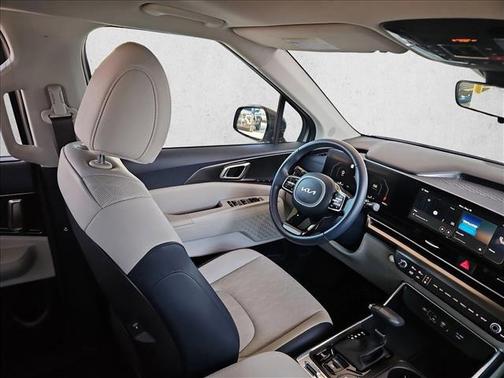 Ceramic Silver 2026 Kia Carnival SX