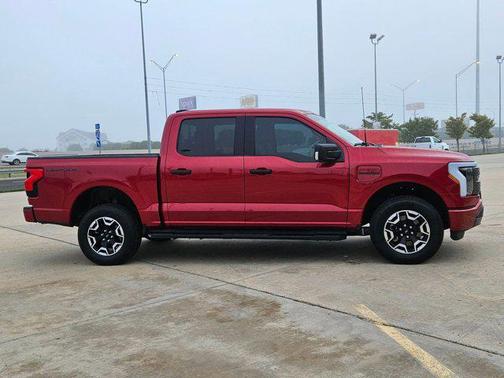 2023 Ford F-150 Lightning XLT
