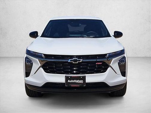 Summit White 2026 Chevrolet Trax FWD 1RS