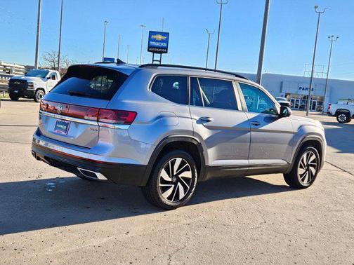2024 Volkswagen Atlas 2.0T SE w/Technology 4MOTION