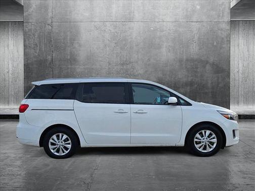 2017 Kia Sedona LX