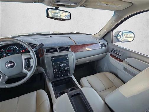 Pure Silver Metallic 2011 GMC Yukon SLT