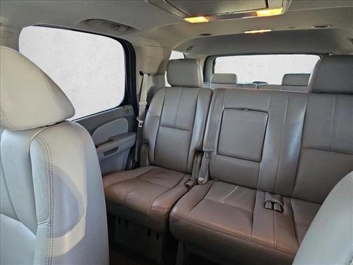 Pure Silver Metallic 2011 GMC Yukon SLT