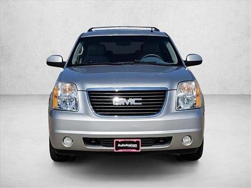 Pure Silver Metallic 2011 GMC Yukon SLT