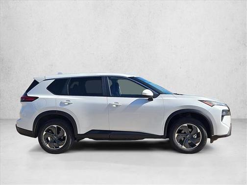 Everest White Pearl 2024 Nissan Rogue SV