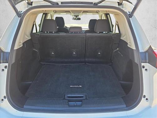 Everest White Pearl 2024 Nissan Rogue SV