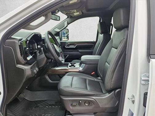 Summit White 2026 Chevrolet Silverado 2500 LT