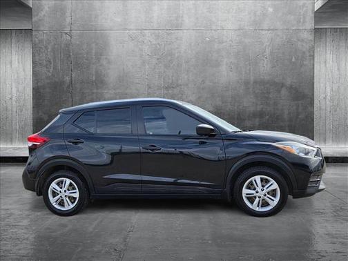 2019 Nissan Kicks S