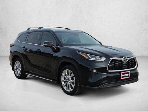 Midnight Black Metallic 2025 Toyota Highlander Limited