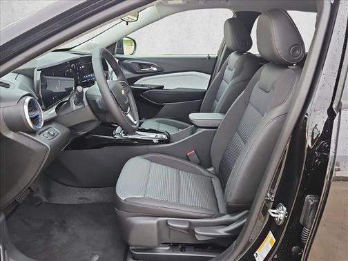 Mosaic Black Metallic 2026 Chevrolet Trax LT