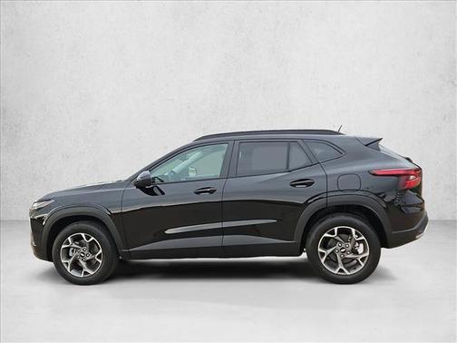 Mosaic Black Metallic 2026 Chevrolet Trax LT