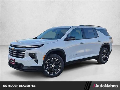 Polar White Tricoat 2026 Chevrolet Traverse LT