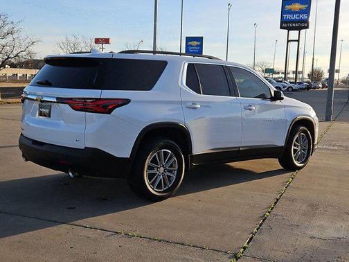 2023 Chevrolet Traverse LT Leather