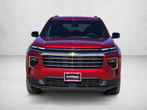 Radiant Red Tintcoat 2026 Chevrolet Traverse LT