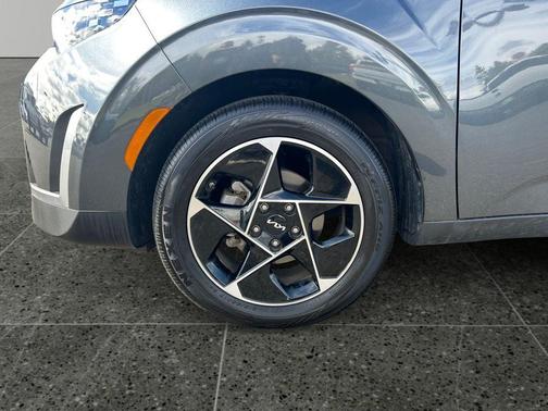Gravity Gray 2024 Kia Soul EX