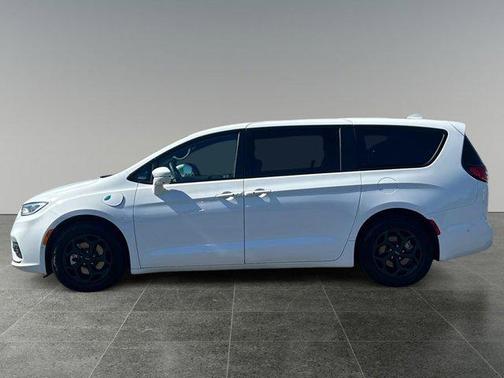 2022 Chrysler Pacifica Hybrid Limited