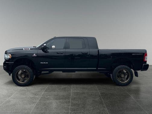 Diamond Black Crystal Pearlcoat 2022 RAM 2500 Big Horn Mega Cab 4x4 6'4'' Box