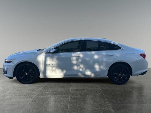 Summit White 2024 Chevrolet Malibu 1LT