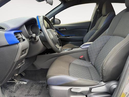 Magnetic Gray Metallic 2021 Toyota C-HR XLE
