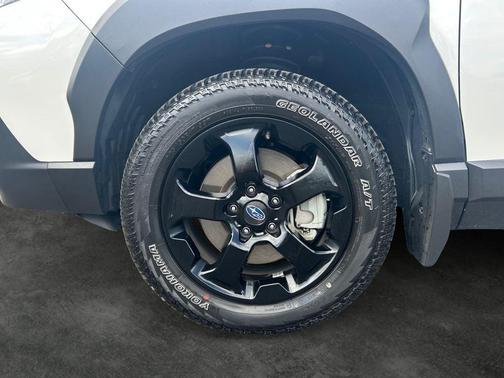 Crystal White Pearl 2024 Subaru Forester Wilderness