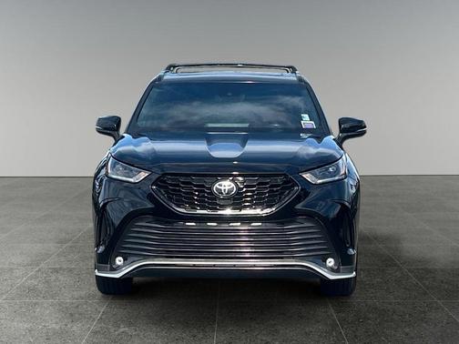 Midnight Black Metallic 2023 Toyota Highlander XSE