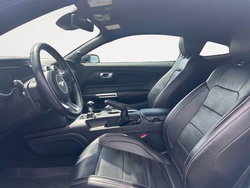 Oxford White 2021 Ford Mustang GT Premium