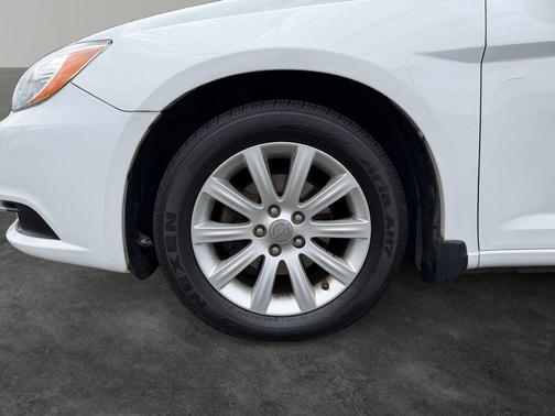 Bright White Clearcoat 2014 Chrysler 200 Touring