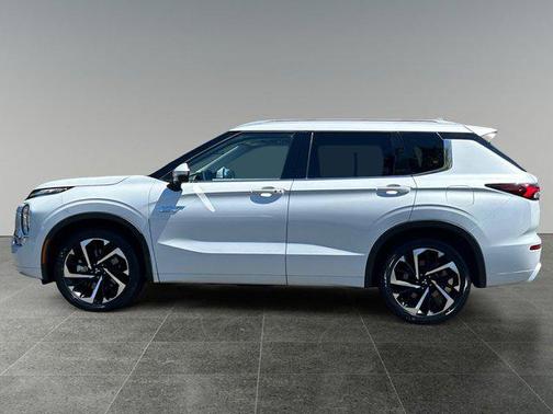 2023 Mitsubishi Outlander PHEV SEL