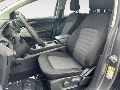 Carbonized Gray Metallic 2022 Ford Edge SE