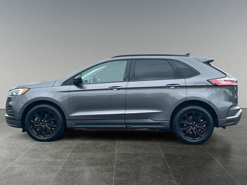 Carbonized Gray Metallic 2022 Ford Edge SE
