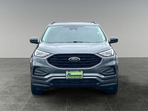 Carbonized Gray Metallic 2022 Ford Edge SE