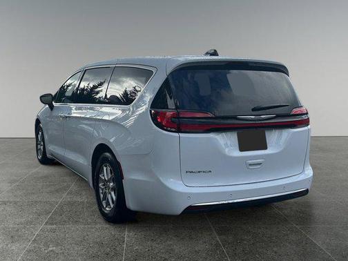 2025 Chrysler Pacifica L