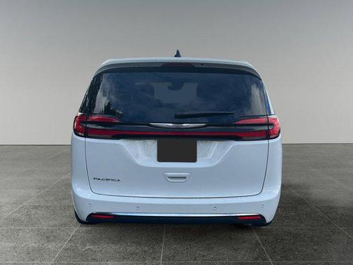 2025 Chrysler Pacifica L