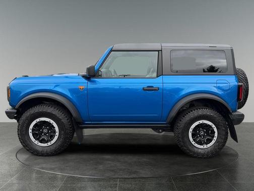 Velocity Blue Metallic 2024 Ford Bronco Badlands