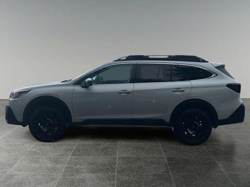 Crystal White Pearl 2022 Subaru Outback Touring XT