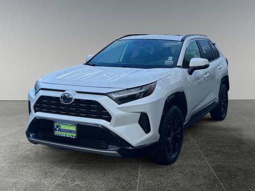 2022 Toyota RAV4 Hybrid SE