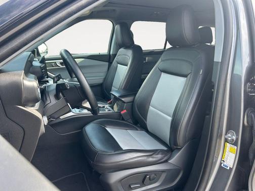 Carbonized Gray Metallic 2023 Ford Explorer XLT