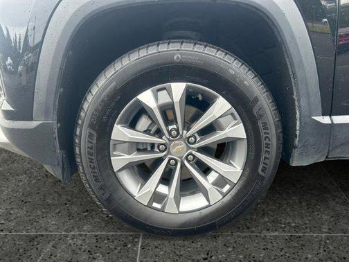 Mosaic Black Metallic 2026 Chevrolet Equinox 1LT