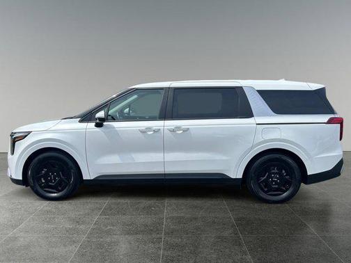 Snow White Pearl 2025 Kia Carnival LXS