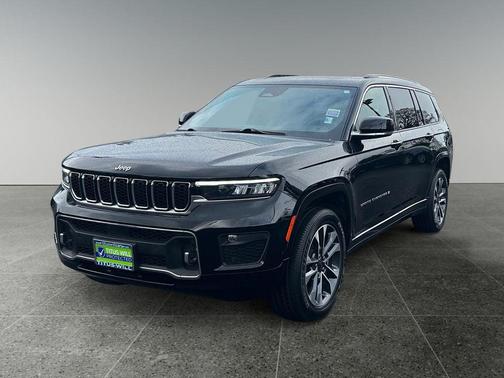 Diamond Black Crystal Pearlcoat 2021 Jeep Grand Cherokee L Overland