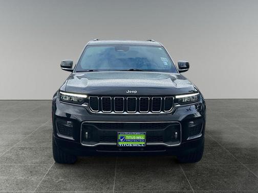 Diamond Black Crystal Pearlcoat 2021 Jeep Grand Cherokee L Overland
