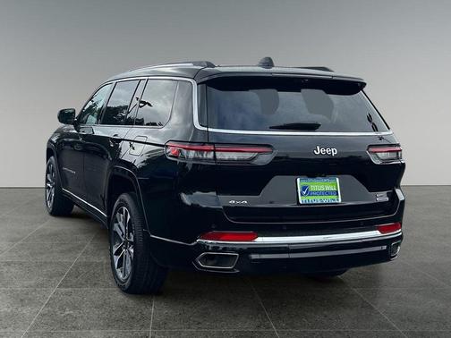 Diamond Black Crystal Pearlcoat 2021 Jeep Grand Cherokee L Overland