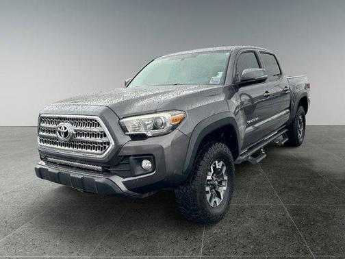 2017 Toyota Tacoma SR
